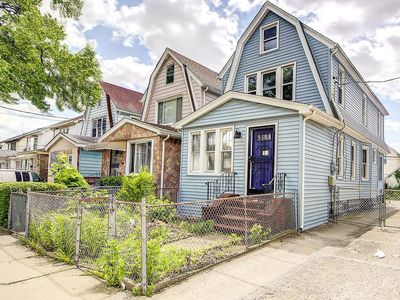 8822 186th St, Hollis, NY, 11423