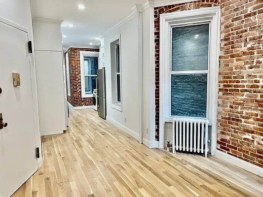 Rented by Bank Neary | media 71