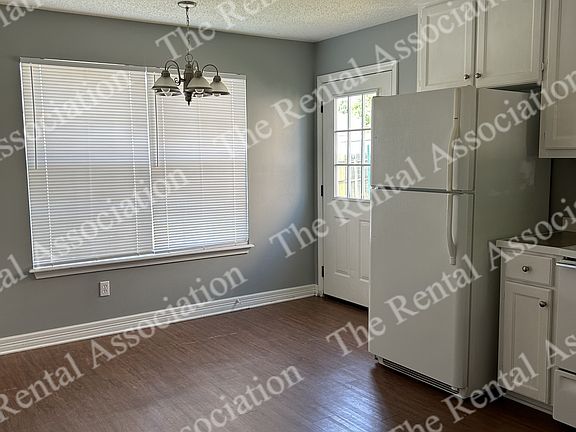 4th image of 1309 W Kentucky Ave