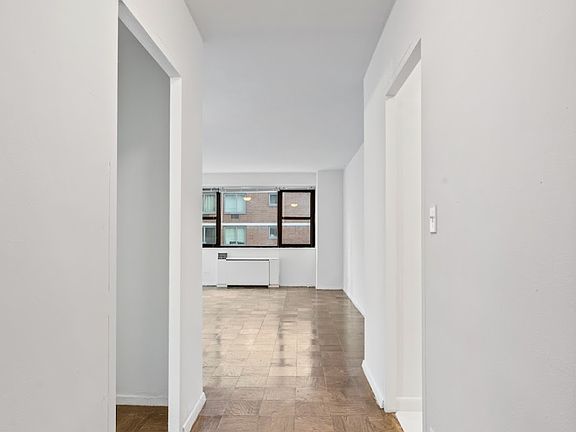 5th image of 300 W 55th St APT 4T