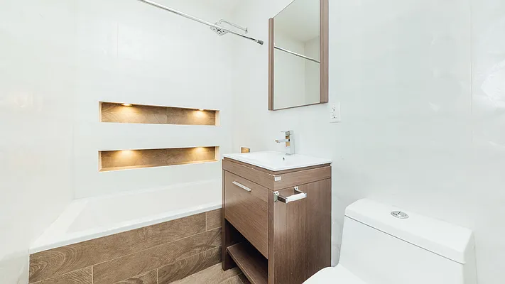 Rented by Nooklyn NYC LLC | media 8