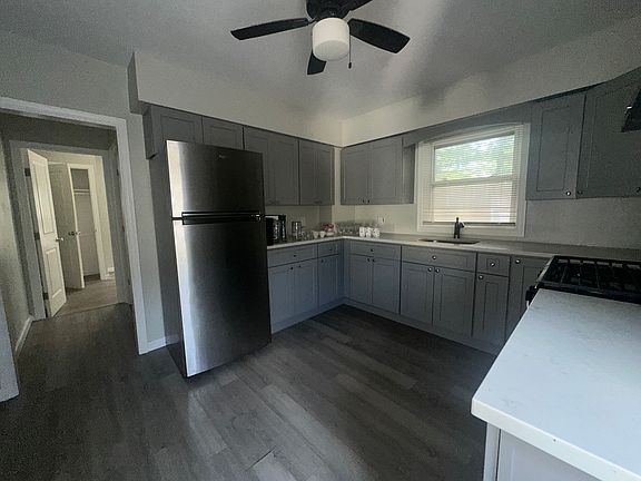 2nd image of 8 1/2 Valentine Ave