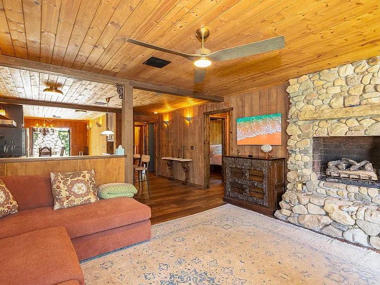 117 Tujunga Ave — Photo 3