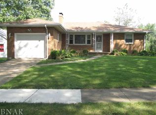 907 W Oakland Ave, Bloomington, IL