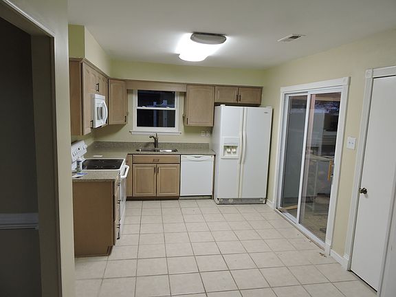 2nd image of 5668 Myers Ct