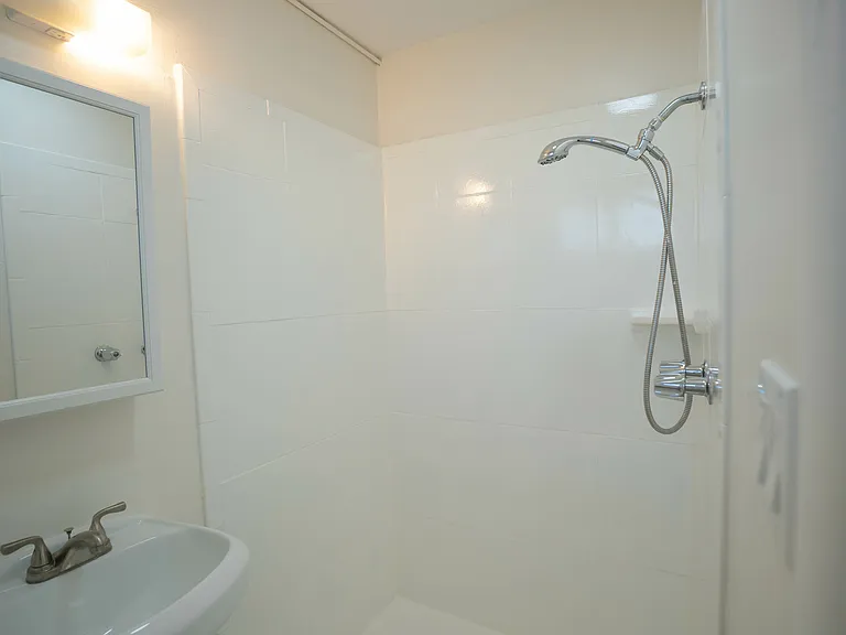 825 W 167th St #1 — Photo 5
