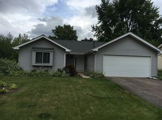 1129 Needham Rd, Naperville, IL 60563