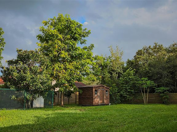 2nd image of 9870 SW 96th St