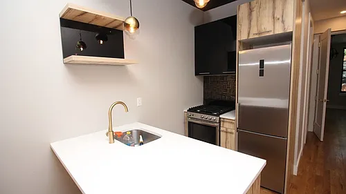 240 Montrose Ave #3L Photo 1