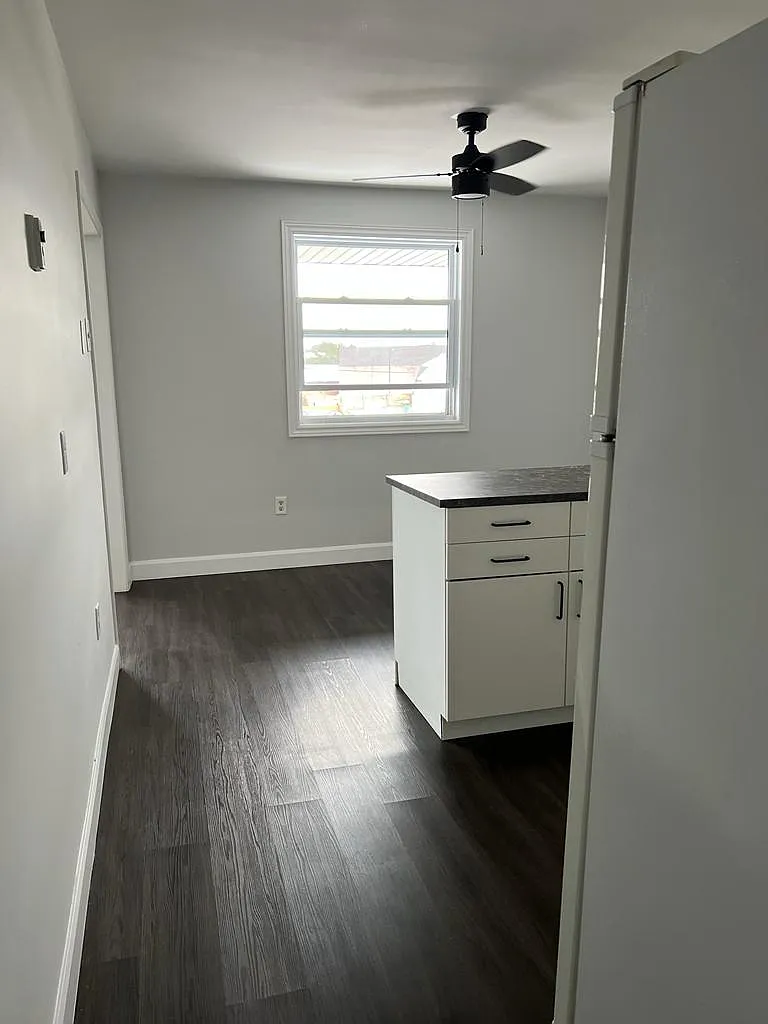 24 Fairview Ave — Photo 3