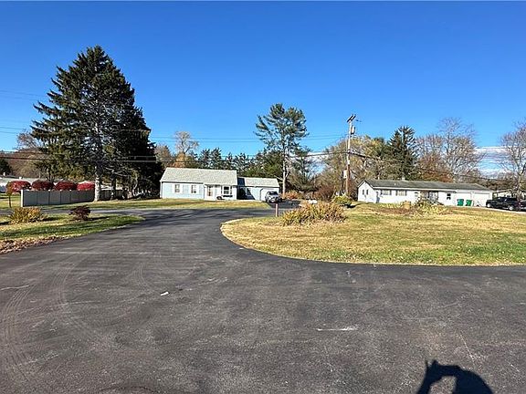 3rd image of 3 Greentree Dr S Unit 2