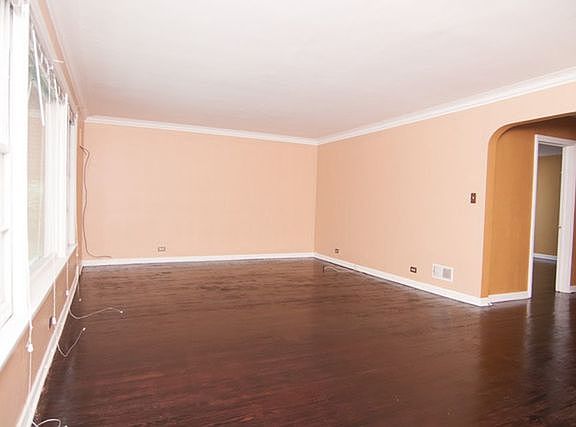 3rd image of 5346 N Francisco Ave