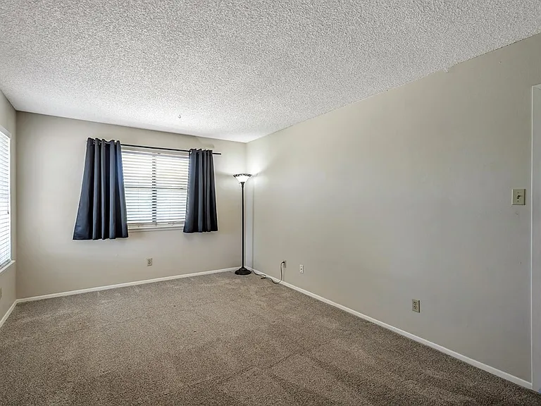 424 W Pecan Ave #B — Photo 26