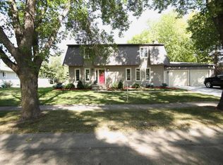 402 10th St SE, Barnesville, MN 56514