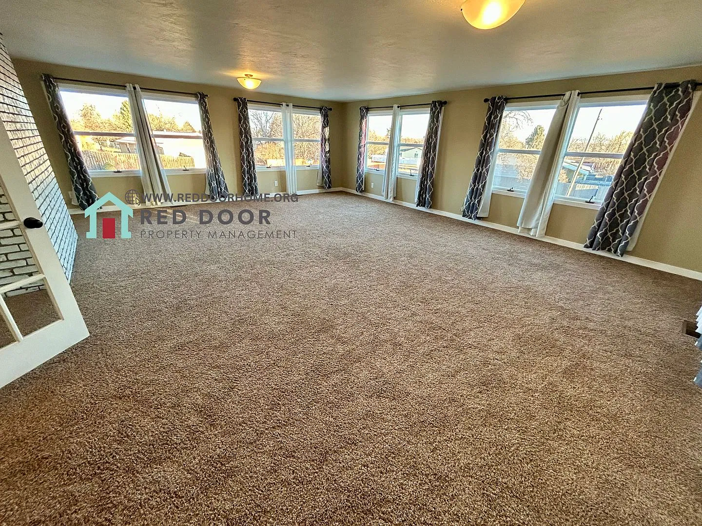 Modern 2 Bed / 1 Bath Duplex | Prime Great Falls Location | — Photo 2
