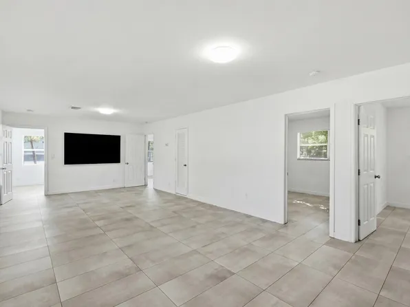 629 NE 36th St, Oakland Park, FL 33334