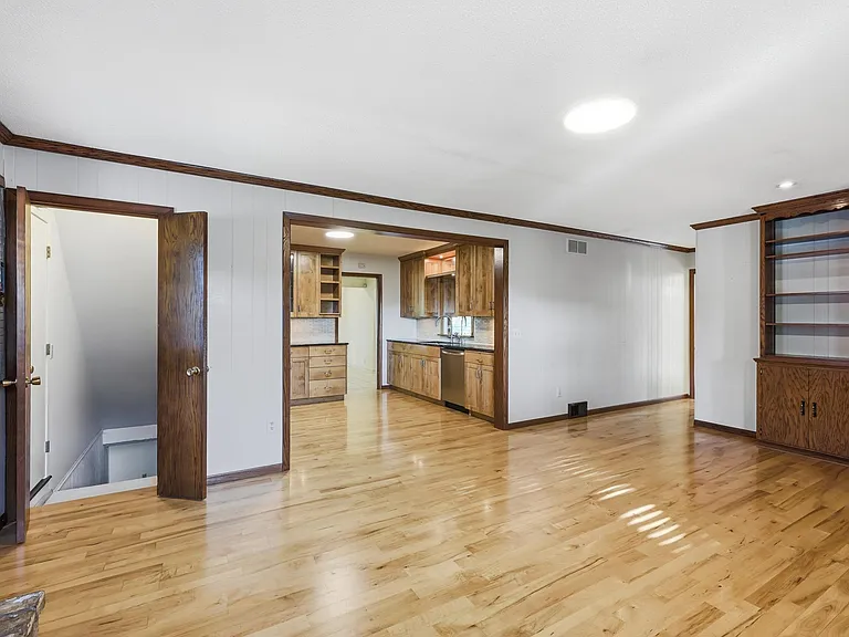 6208 Hillside Rd — Photo 14