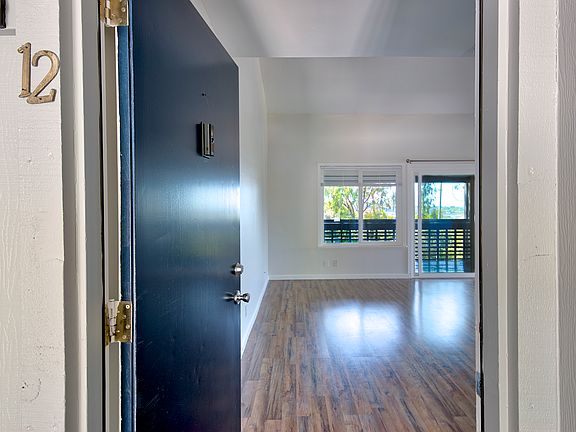 4th image of 355 Parkview Ter APT J12