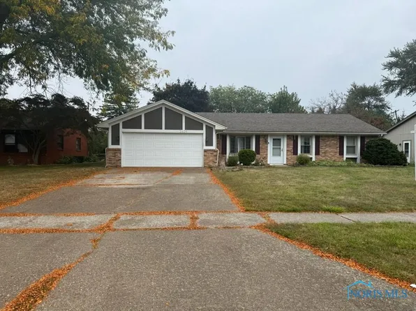 2425 Winding Creek Dr, Maumee, OH 43537