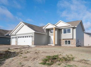 2301 Hickory Ln, Mayer, MN 55360