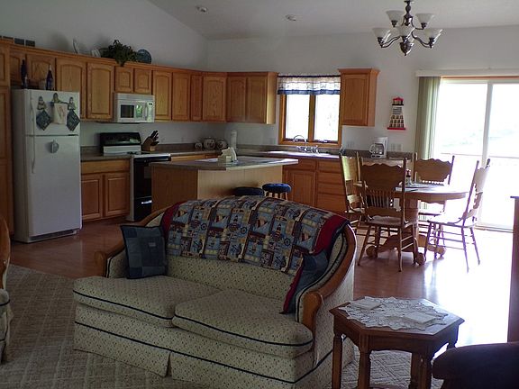 3rd image of 10104 Wildflower Dr