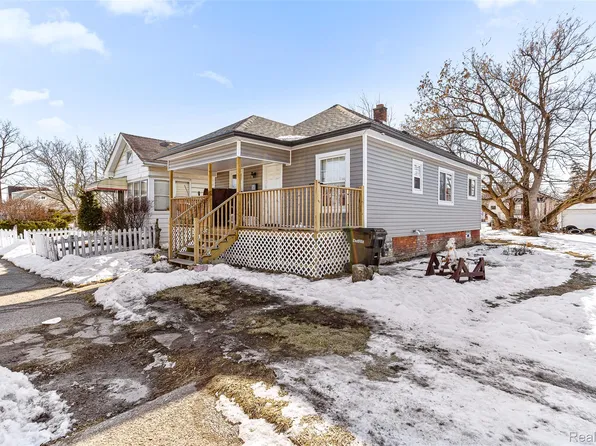 9365 Quincy St, Detroit, MI 48204