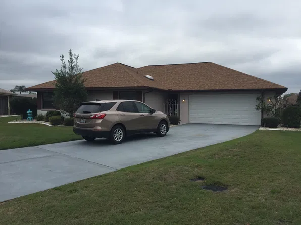 300 Thorn Hill Pl, Sun City Center, FL 33573