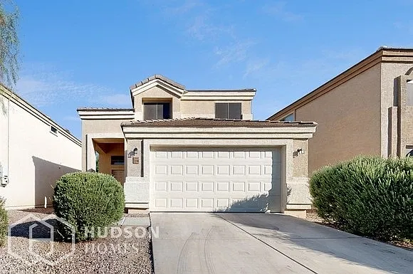 4 bed, 2.0 bath, 2469 sqft, $2,050 — Photo 1
