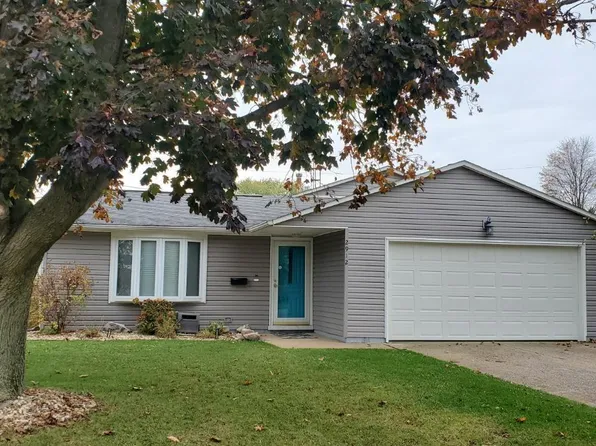 2912 Park Ln, Sandusky, OH 44870