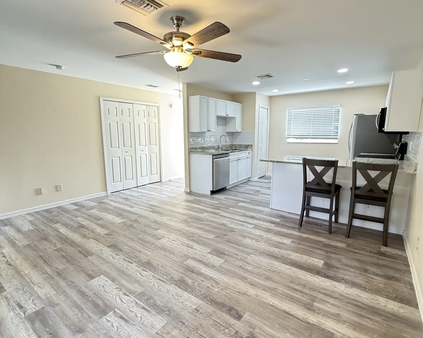 1019 Southeast 11th Street - 3 — Photo 4