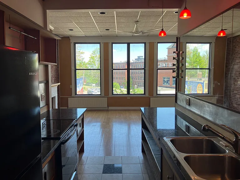 215 Main St #2 — Photo 1