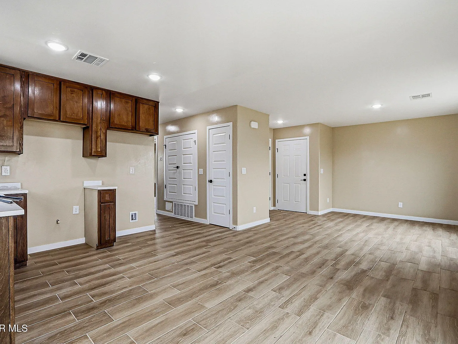 2 bed, 1.0 bath, 910 sqft, $1,250 — Photo 4