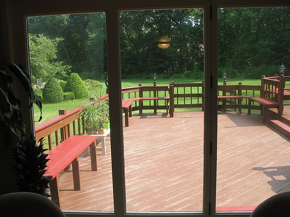 5th image of 121 Windshire Dr
