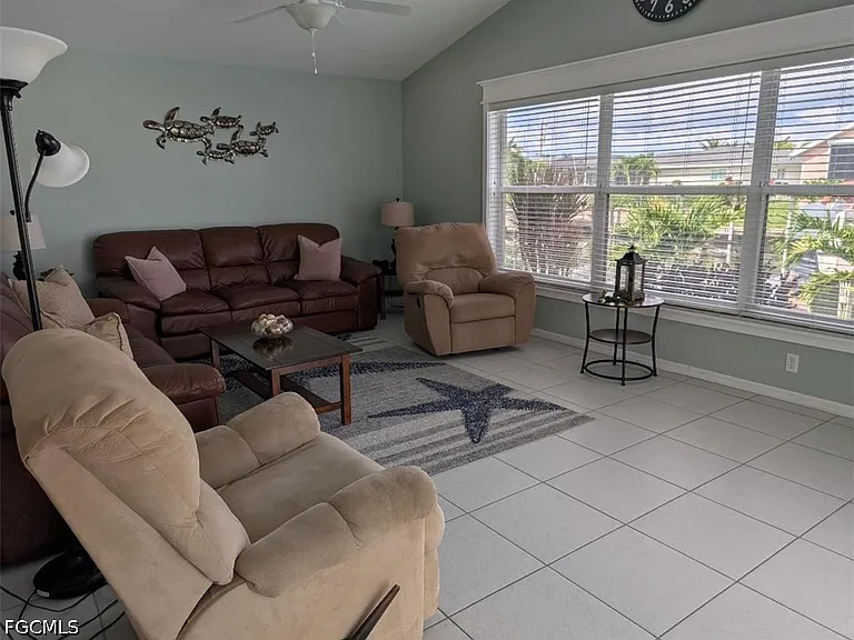 5008 SW 9th Pl — Photo 9