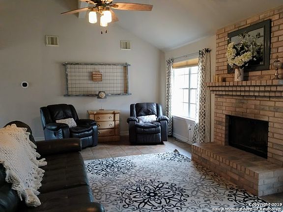 4th image of 708 Mountain Creek Trl
