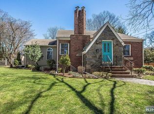 263 River Rd, New Milford, NJ 07646