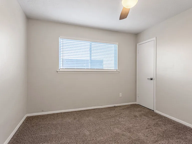 Terraces at Nichols Hills Renovated Two-Bedrooms — Photo 4