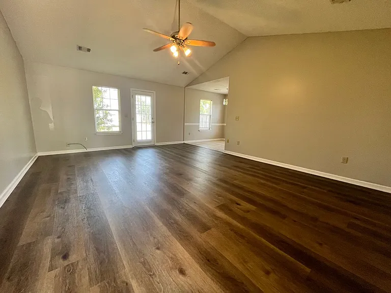 111 Grindstaff Dr — Photo 5