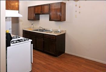 5th image of 2525 Williams Dr APT 1
