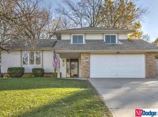 2929 Leawood Dr, Bellevue, NE 68123