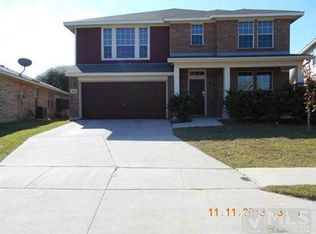 8132 Plateau Dr, Fort Worth, TX 76120