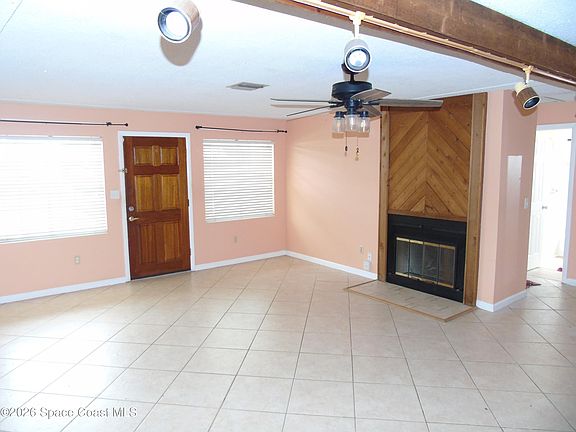 4th image of 2157 Colony Dr