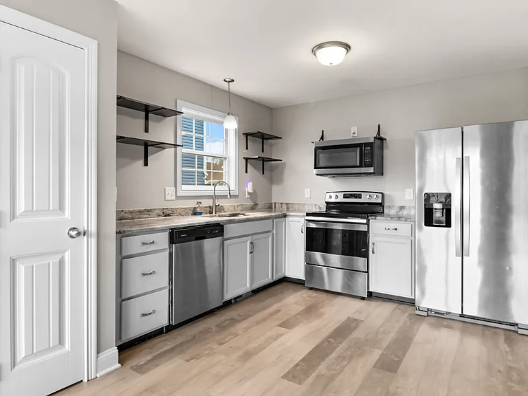306 Lugano Ln — Photo 8