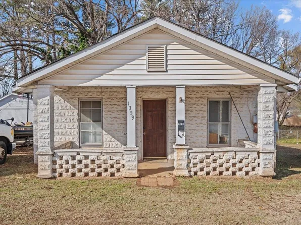1359 N Limestone St, Gaffney, SC 29340