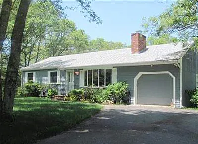 98 Pebble Ln Photo 1