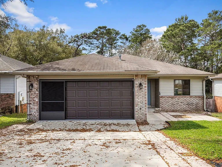 429 Springwood Way — Photo 1