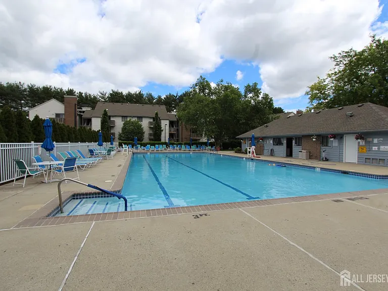 4707 Ravens Crest Dr — Photo 38