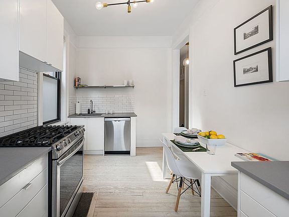 5th image of 231 W 21st St APT 5C