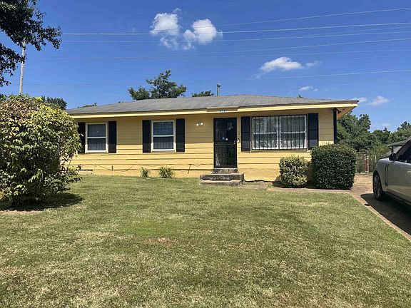 3rd image of 472 Gainsville Ave