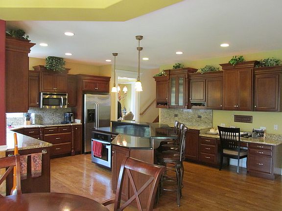 5th image of 15716 Heatherglen Dr